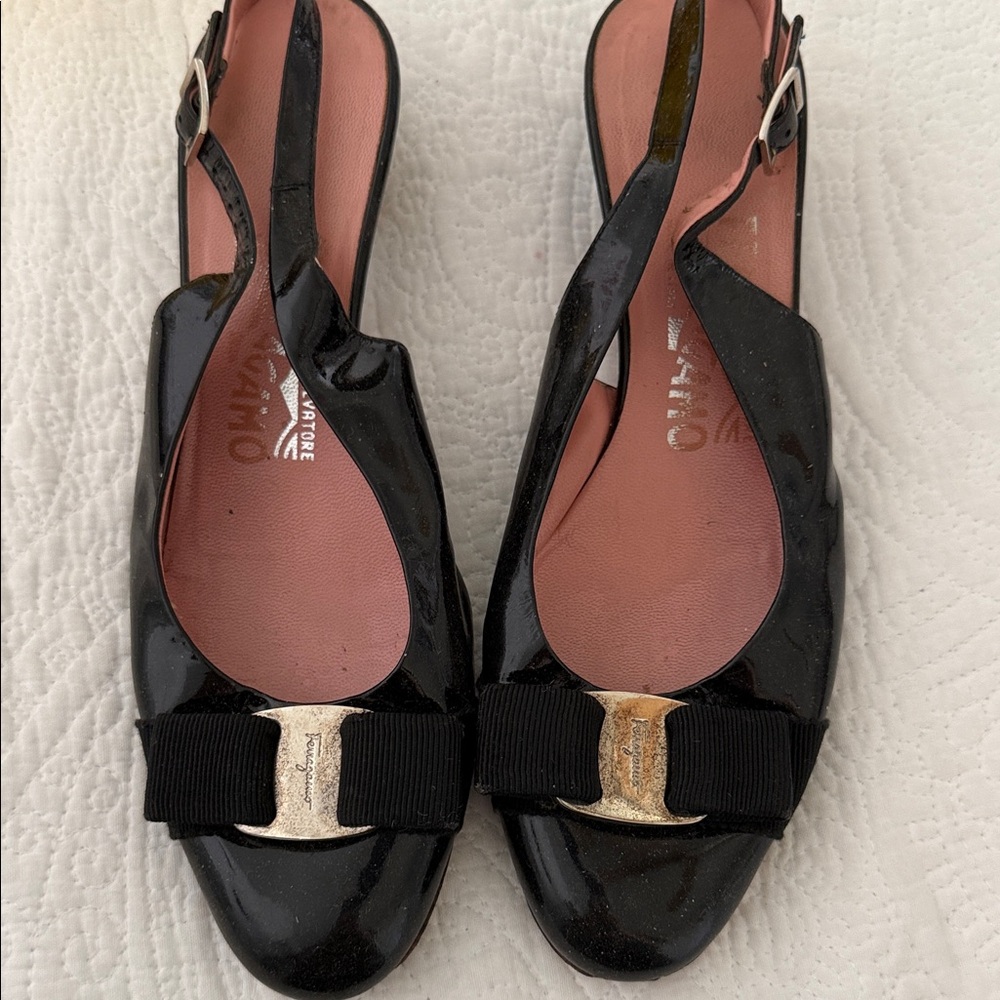 VINTAGE Salvatore Ferragamo Black Patent Leather Slingback kitten heels